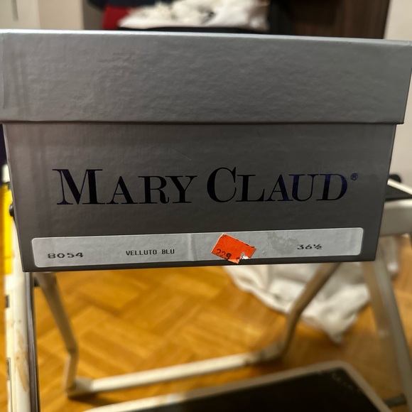 Mary Claud Royal Blue Velour Pumps New - Picture 4 of 12